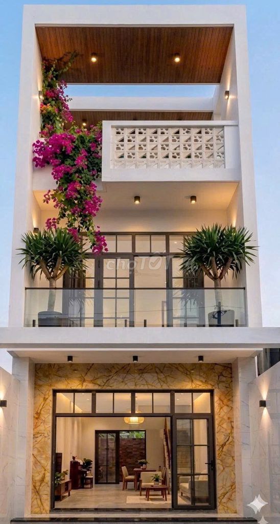 Bán nhà mới xây, full nội thất, thiết kế hiện đại tại TP Thuận An.