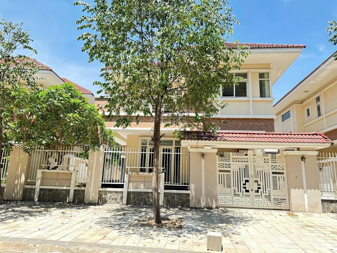 Chính chủ Bán biệt thự vườn mát mẻ thích hợp nghỉ dưỡng- Thủ Dầu Một, Bình Dương
