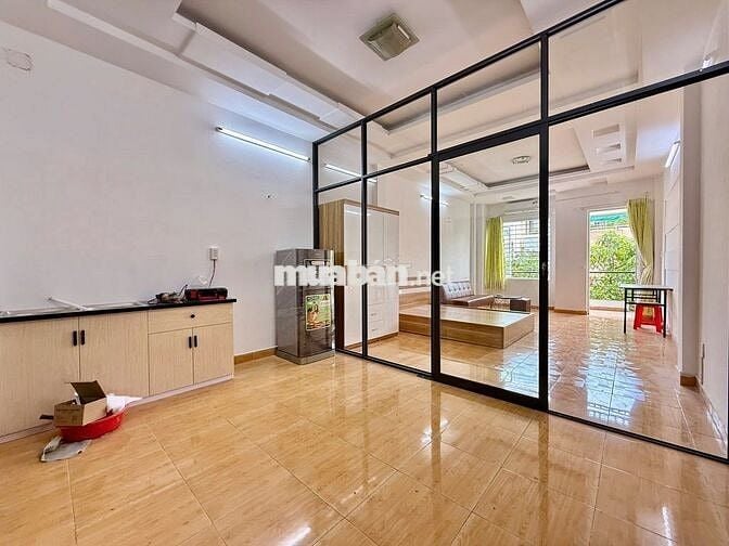 GÓC PASS PHÒNG SIÊU RỘNG , FULL NỘI THẤT TẠI PHƯỜNG 15, QUẬN TÂN BÌNH.