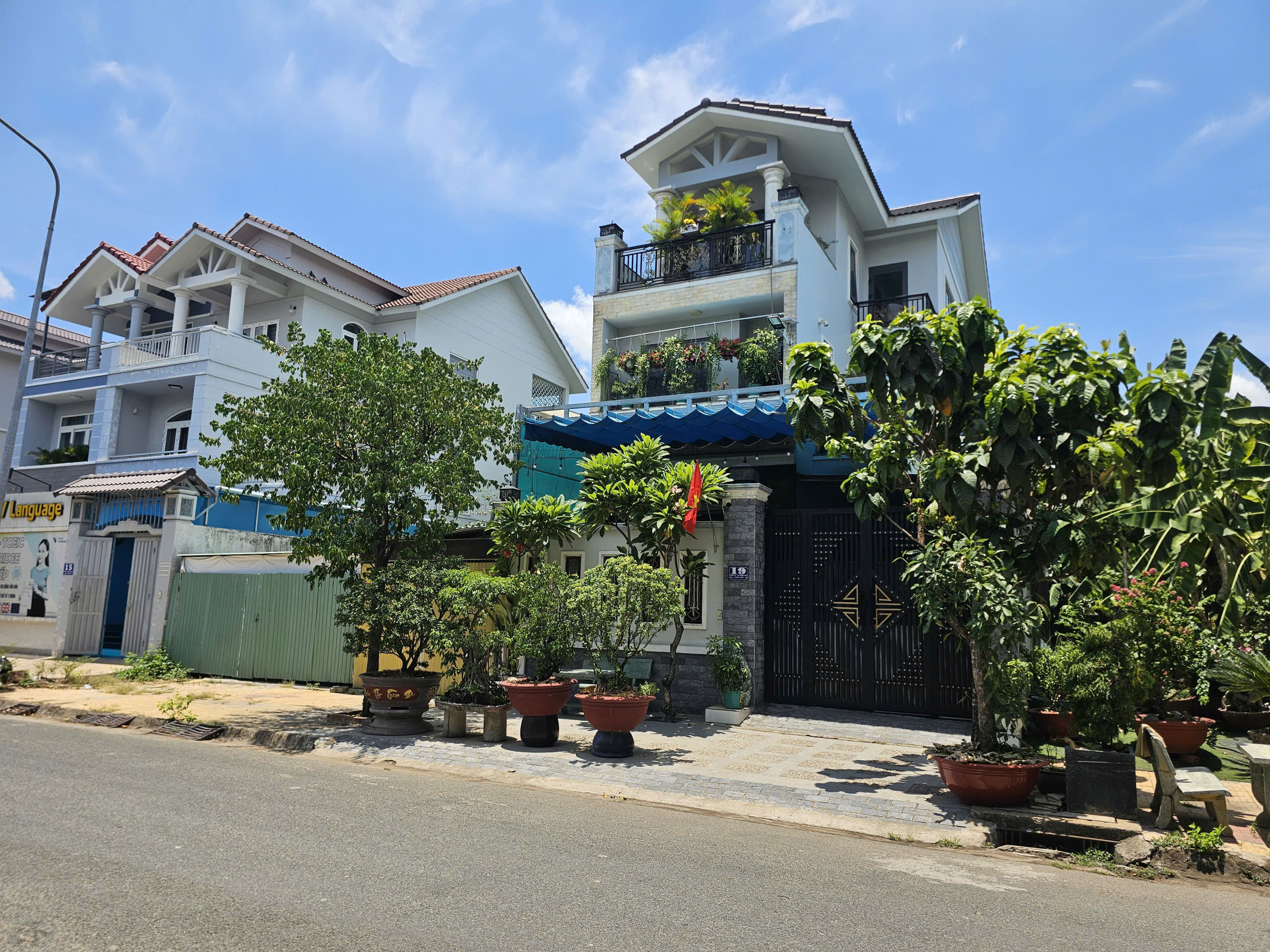 BÁN NHÀ BIỆT THỰ 3 TẦNG KHU DÂN CƯ KHANG ĐIỀN – ĐƯỜNG 20, PHƯỜNG PHƯỚC LONG B, TP. THỦ ĐỨC