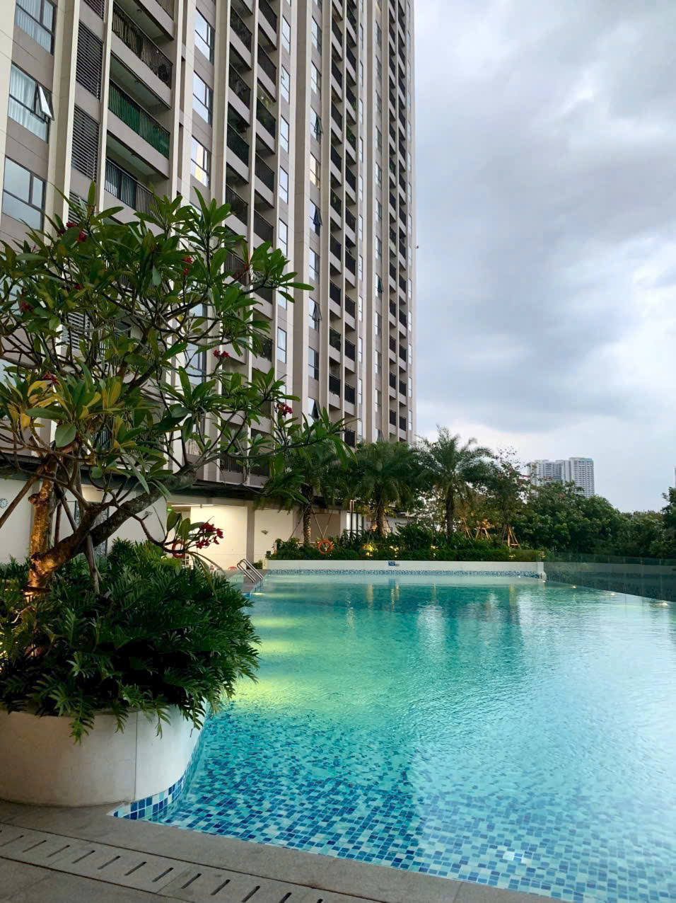 Chính chủ bán hoặc cho thuê căn hộ chung cư 2 PN Opal Skyline view đẹp.