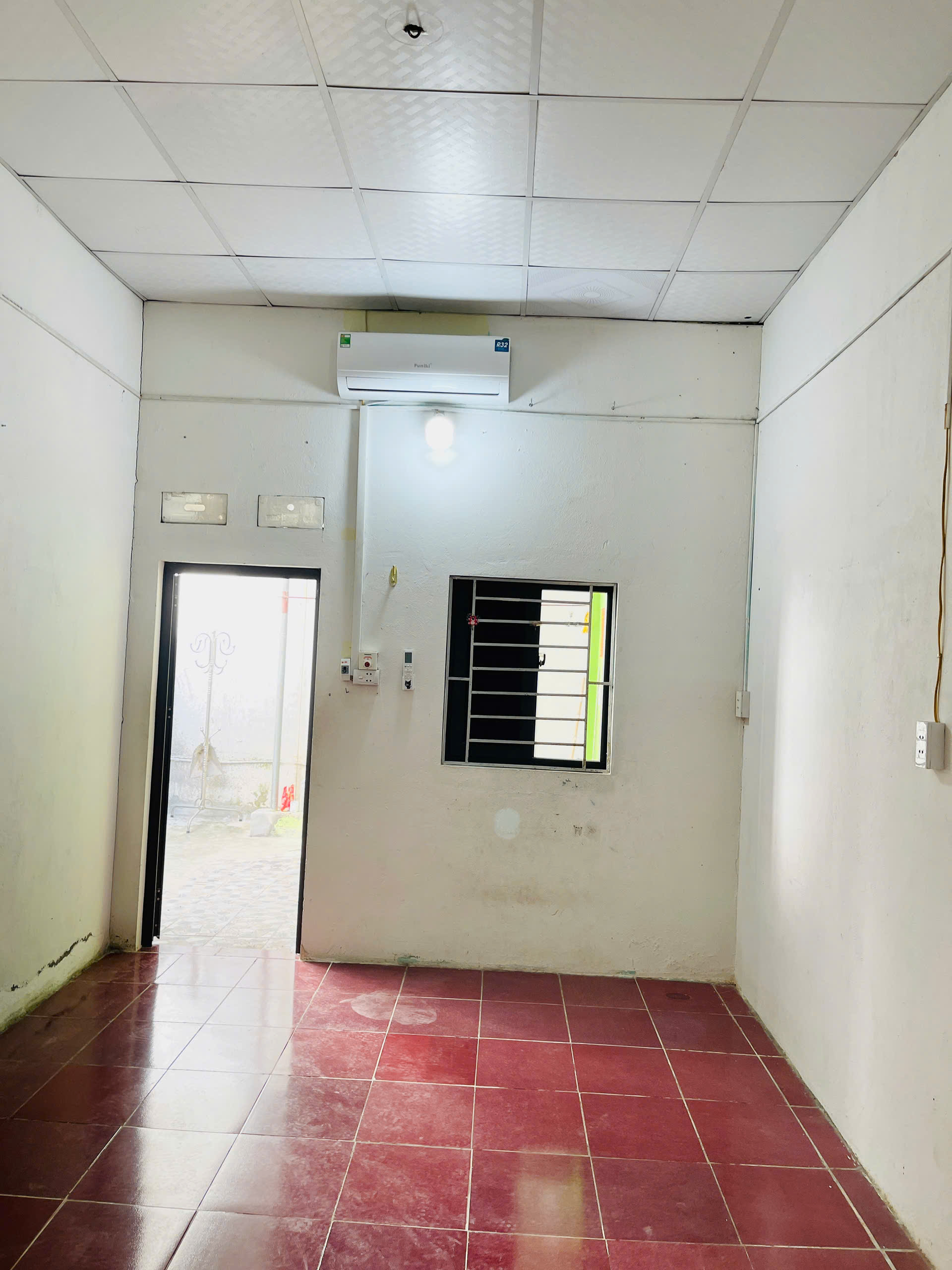 PHÒNG TRỌ KHÉP KÍN – ĐỦ NỘI THẤT CƠ BẢN – GIÁ RẺ 1.5 TRIỆU/THÁNG