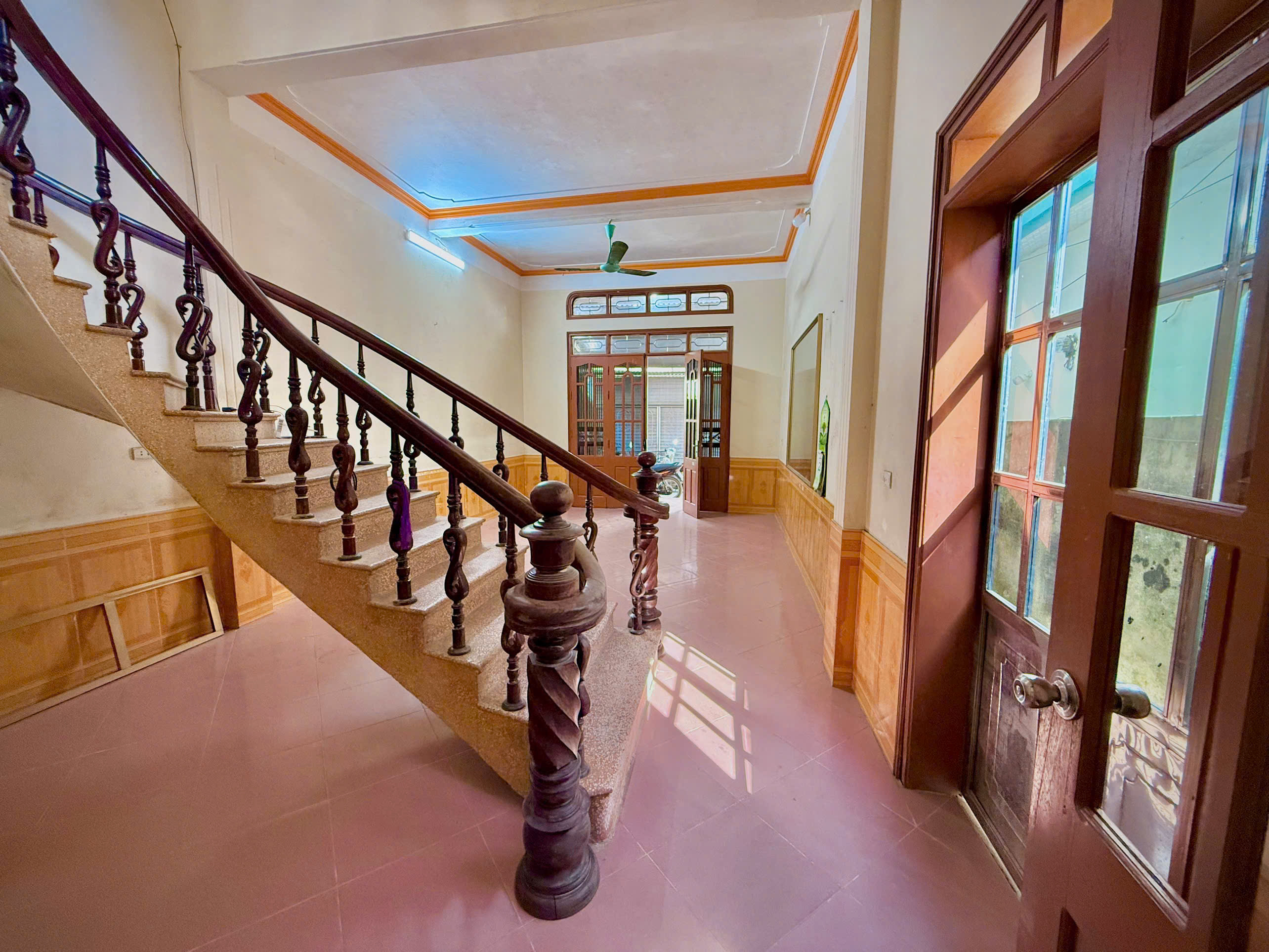 CHÍNH CHỦ CẦN BÁN LÔ ĐẤT 2 MẶT ĐƯỜNG, VIEW KTX ĐHSP THÁI NGUYÊN ;