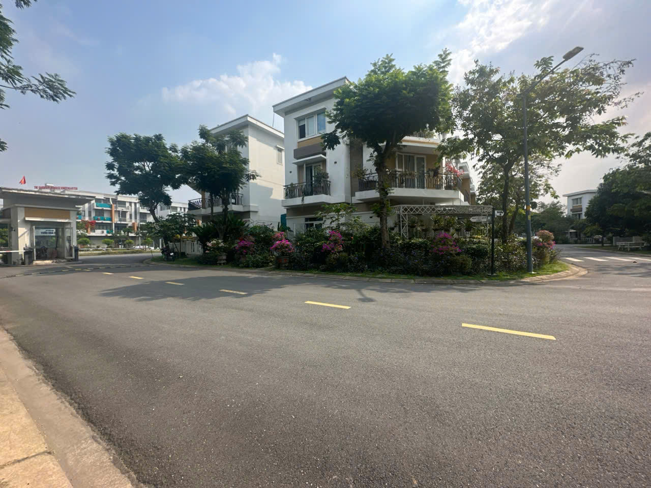 CHỈNH CHỦ BÁN NHÀ 2 MẶT TIỀN VIEW CÔNG VIÊN – HỒ BƠI LOVERA PARK KHANG ĐIỀN BÌNH CHÁNH (HÀNG HIẾM, VIEW ĐẸP KHÓ TÌM)