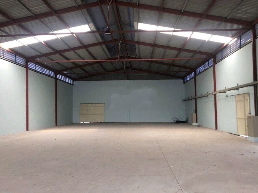 BÁN XƯỞNG SẢN XUẤT 1.800M² GẦN KCN GIA THUẬN – HẠ TẦNG HOÀN THIỆN – CÓ NHÀ XƯỞNG, CĂN TIN, NHÀ Ở VÀ 16 PHÒNG TRỌ – GIÁ CHỈ 30 TỶ
