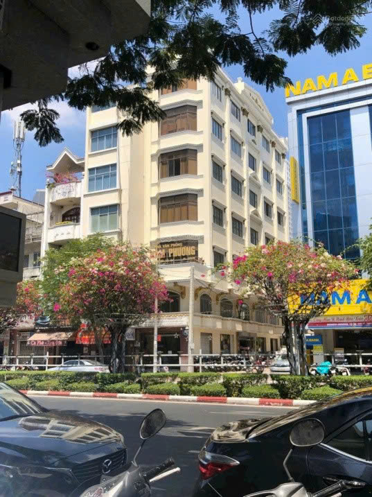 Tòa nhà văn phòng cho thuê Nam Phương Số 68 - 70 Hoàng Diệu, P13, Quận 4