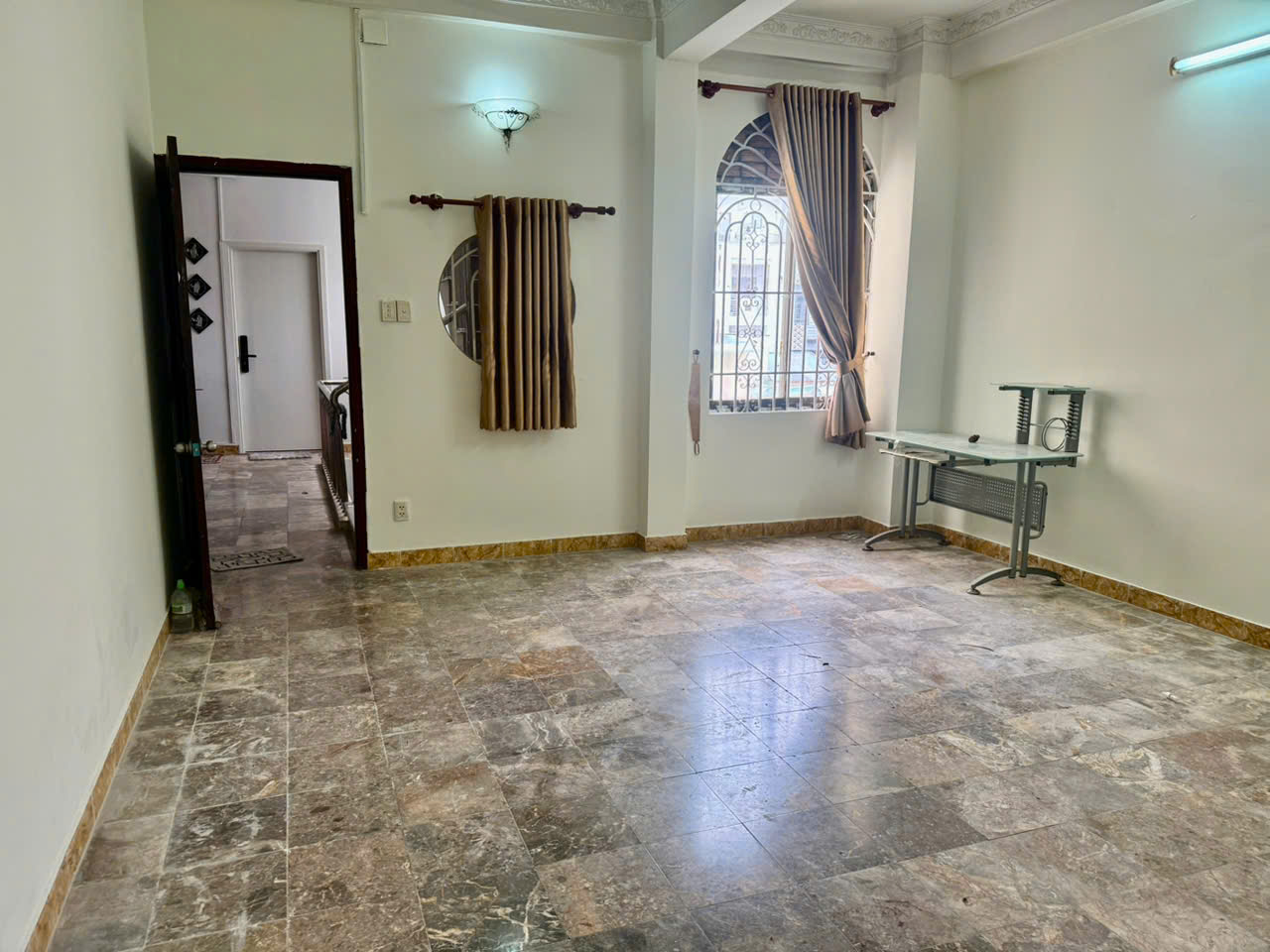 CHÍNH CHỦ CHO THUÊ PHÒNG 40M² – VỆ SINH KHÉP KÍN – GẦN CHỢ TÂN BÌNH
