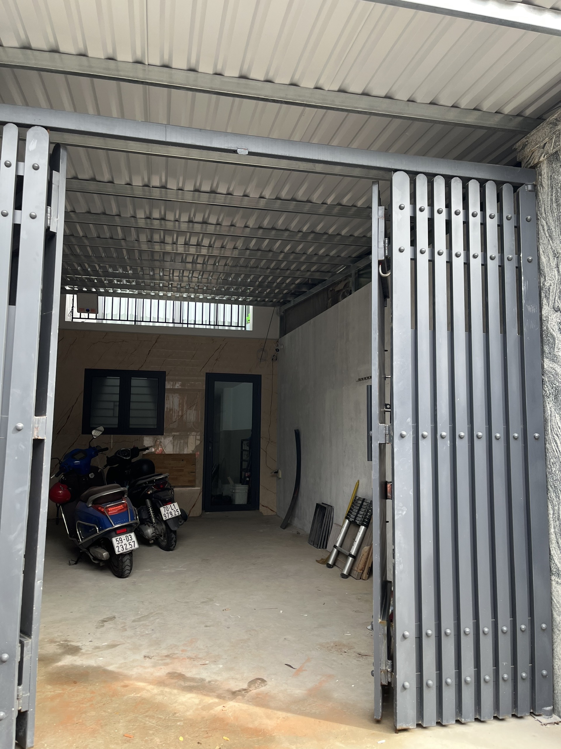 CHO THUÊ PHÒNG TRỌ TẦNG TRỆT MỚI XÂY – CÓ SÂN RIÊNG – TÂN PHÚ