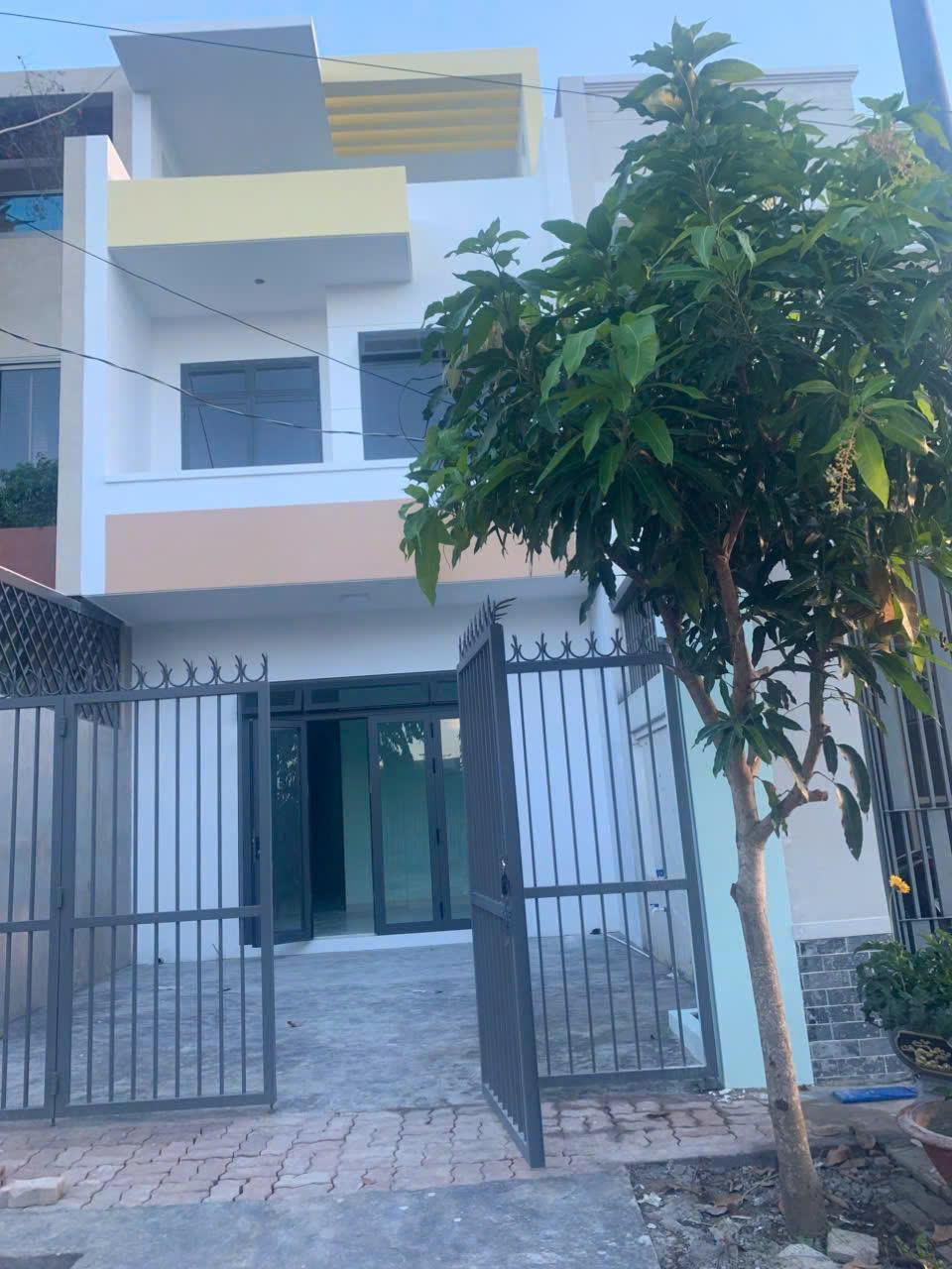 Cho Thuê Nhà Mới 125m² – 2pn – Sân Ô Tô – Giá 4 Triệu/Tháng
