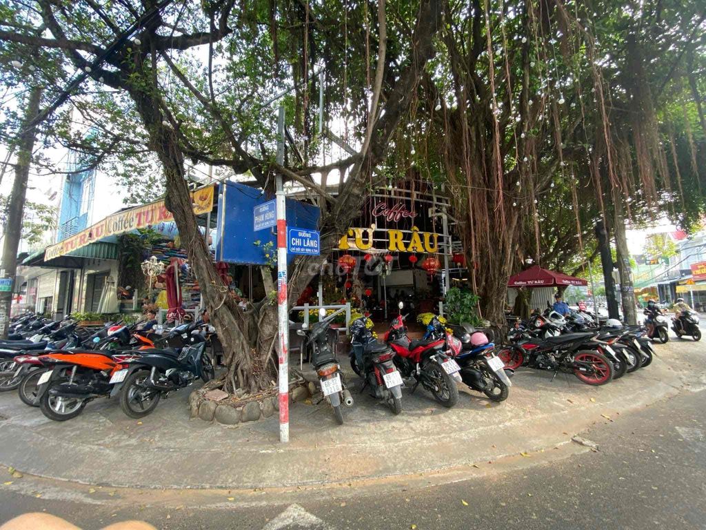SANG NHƯỢNG QUÁN COFFEE – VỊ TRÍ ĐẮC ĐỊA GÓC NGÃ TƯ CHI LĂNG &amp; PHẠM HÙNG