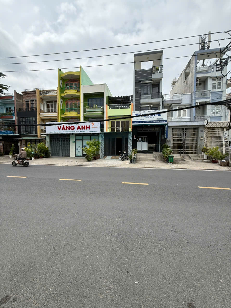 Cho thuê nhà 3 tầng mặt tiền – KDC Nam Hùng Vương, Quận Bình Tân