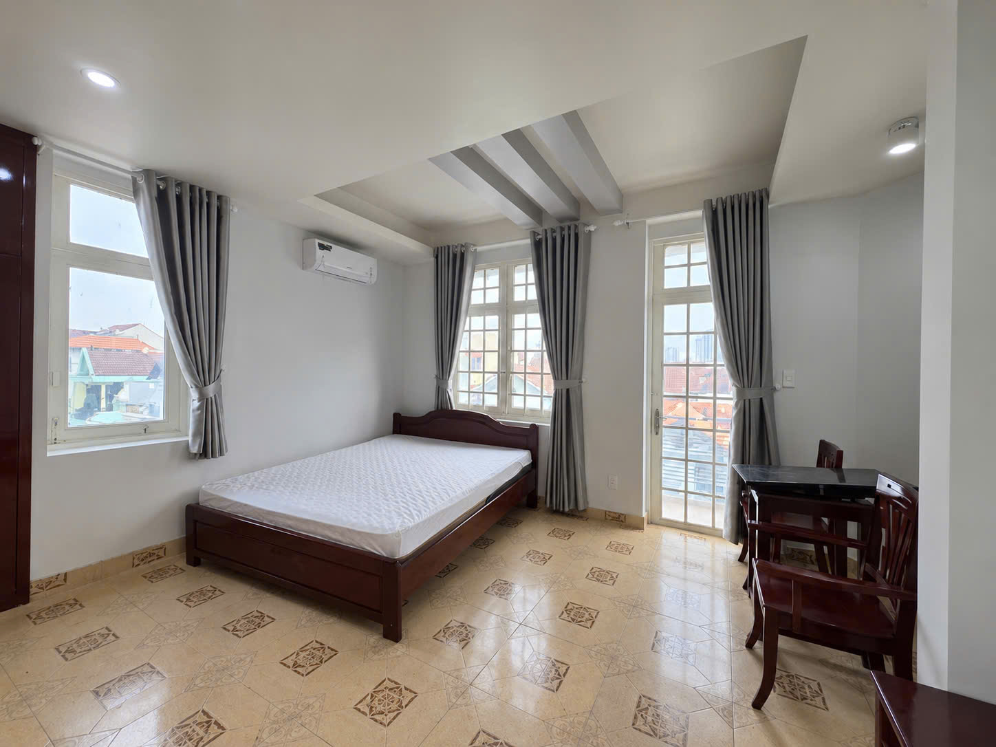 Cho Thuê Studio Ban Công – 709 Huỳnh Tấn Phát, Phú Thuận, Quận 7