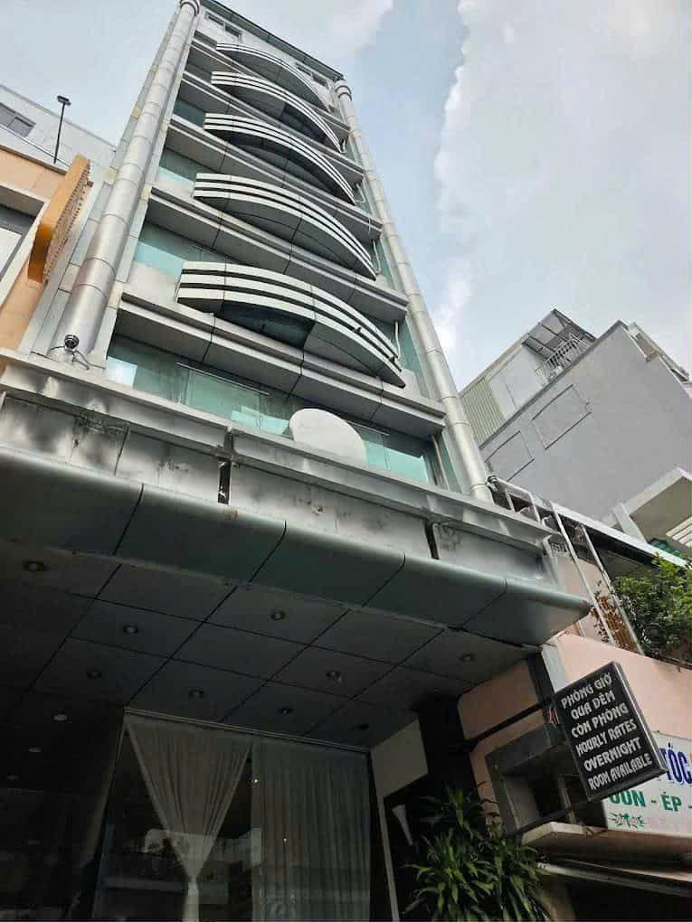 Cần sang khách sạn trung tâm quận 1