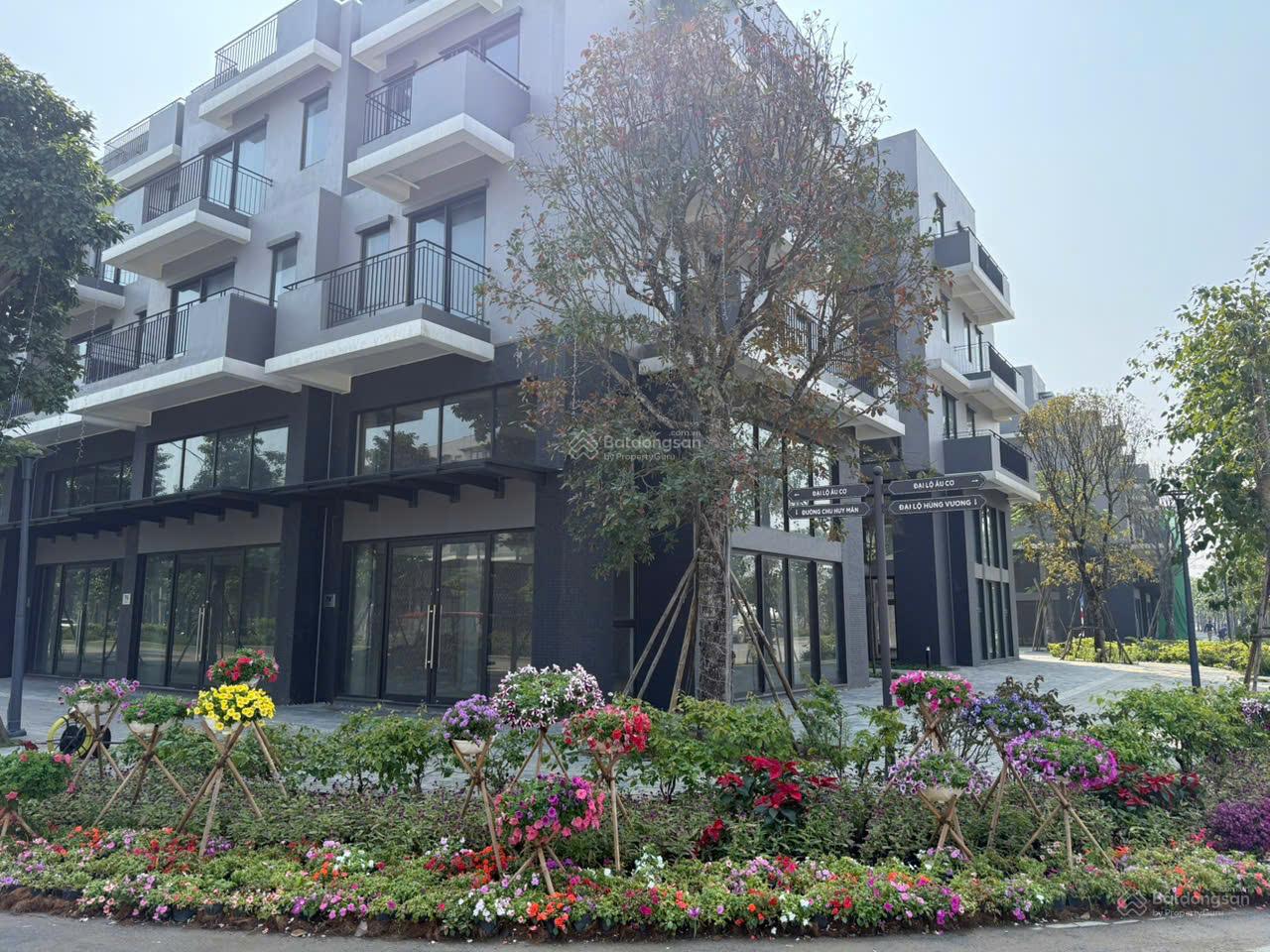 Chính chủ bán căn shophouse 2 mặt tiền đẹp nhất Eco Central Park Vinh, ngã tư Hùng Vương và Âu Cơ