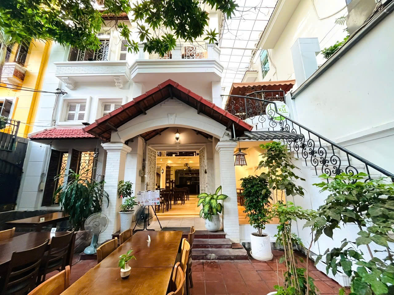 CHO THUÊ MẶT BẰNG KINH DOANH NHÀ HÀNG TRUNG TÂM QUẬN 3