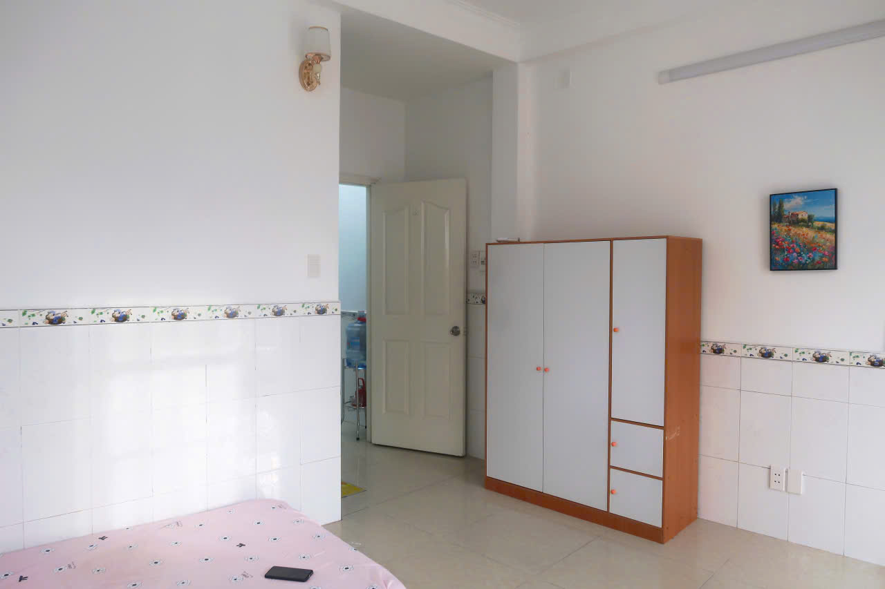 CHO THUÊ PHÒNG FULL NỘI THẤT CHỈ CHO NỮ THUÊ   – BAN CÔNG RỘNG – KHU DÂN TRÍ CAO QUẬN 11