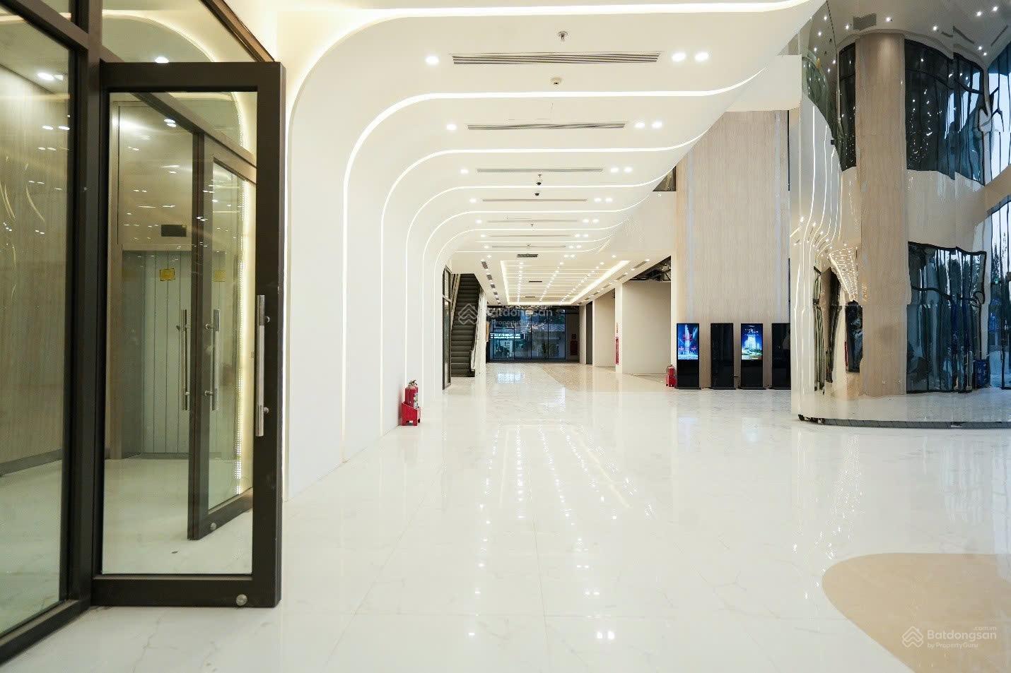 Cho thuê văn phòng hạng A 136m2  tại Rox Tower Goldmrk City, Bắc Từ Liêm, Hà Nội - Phù hợp cho DN nhỏ &amp;amp; vừa, VP Đại diện.  Giá thuê từ 36tr/tháng