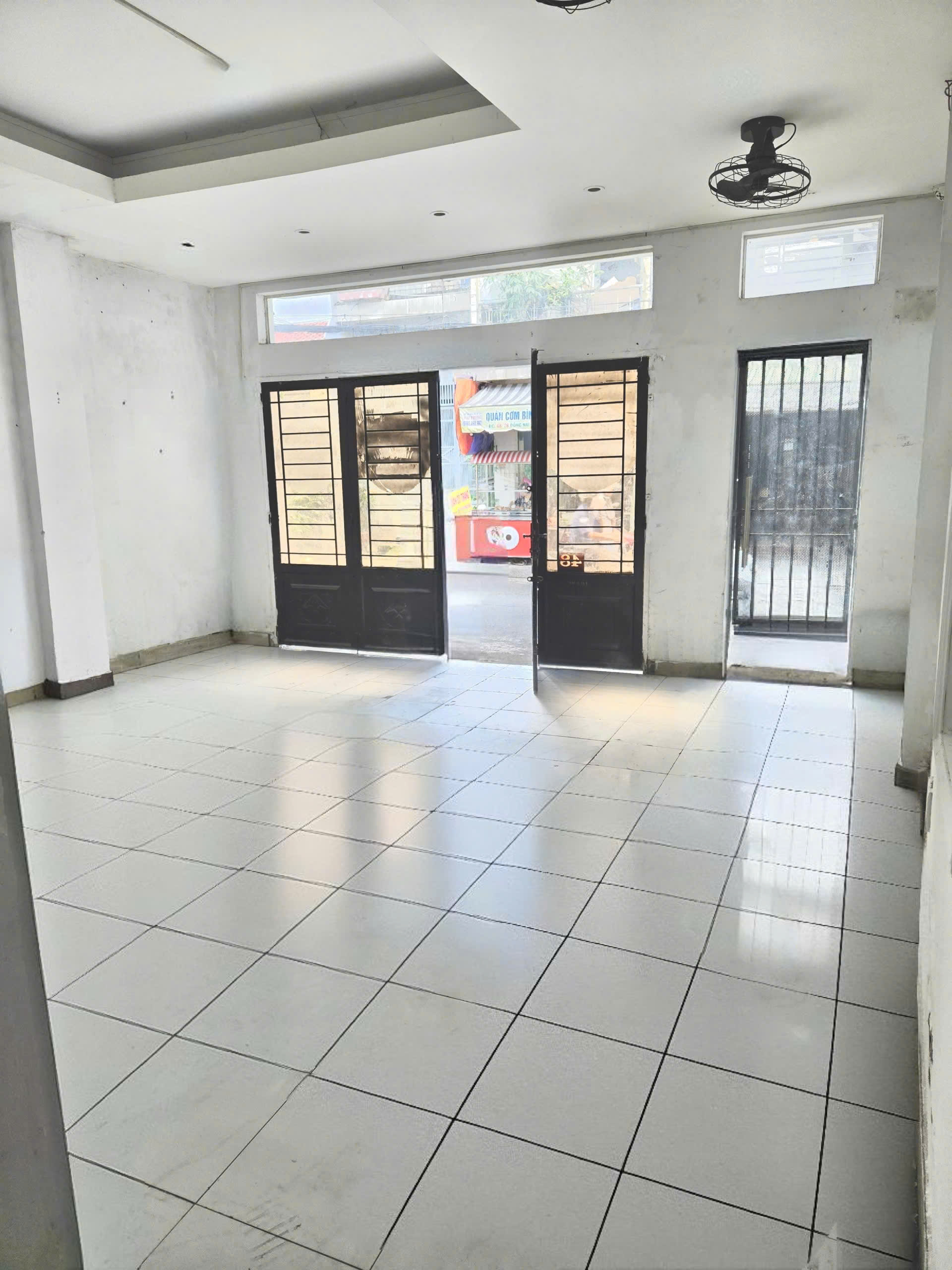 CHO THUÊ NHÀ NGUYÊN CĂN – GẦN CHỢ THUỐC TÂY Q10 – KINH DOANH TỐT