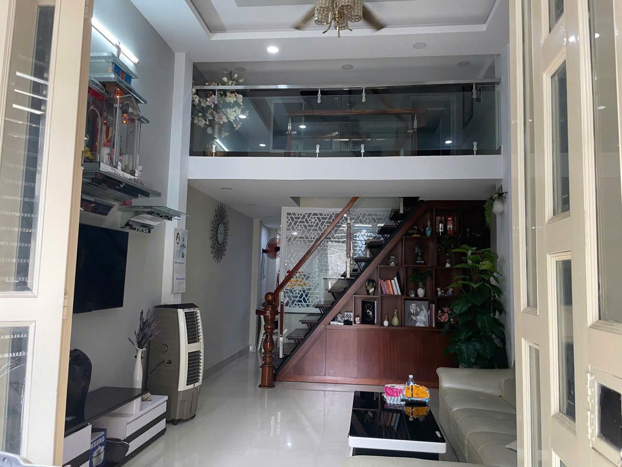 CHO THUÊ NHÀ NGUYÊN CĂN – ĐẦY ĐỦ NỘI THẤT – Ô TÔ ĐỖ TẬN CỬA