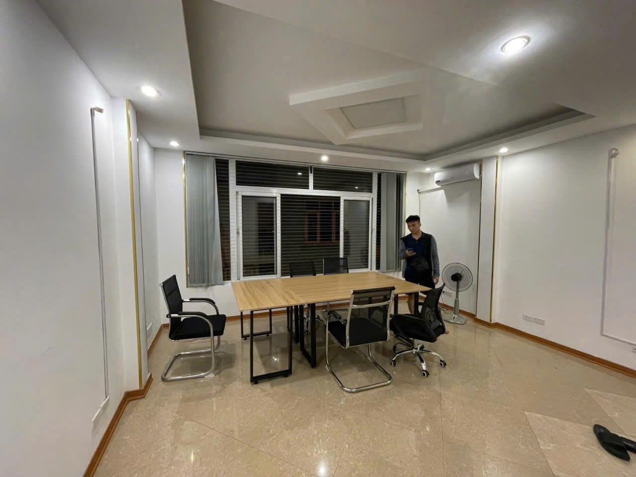 CHO THUÊ VĂN PHÒNG MẶT PHỐ NGUYỄN TRÃI – NGAY NGÃ TƯ NGUYỄN XIỂN