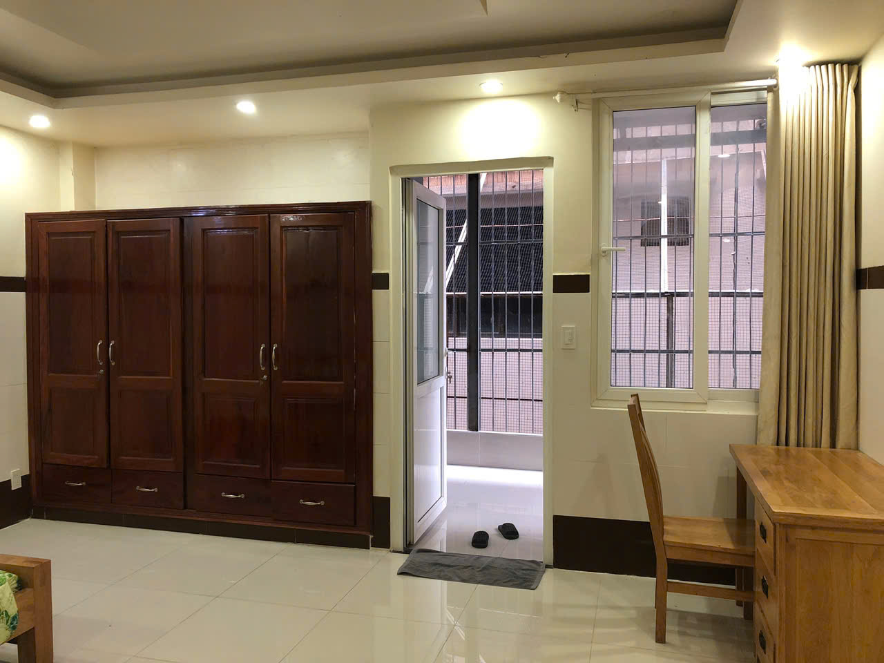 Cho thuê phòng full nội thất 35m² đối diện ĐH Cảnh sát Nhân dân, gần ĐH Tôn Đức Thắng
