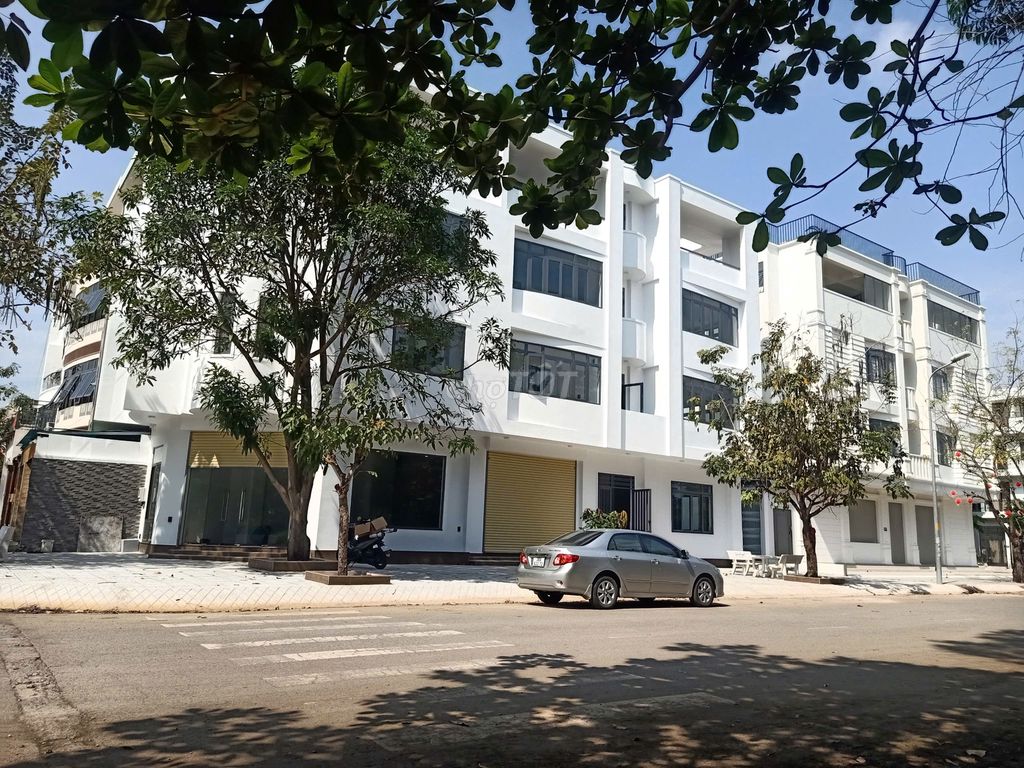 Chính chủ cho thuê mặt bằng kinh doanh góc 2 mặt tiền - CÓ THỂ VỪA Ở VỪA KẾT HỢP LÀM VĂN PHÒNG.