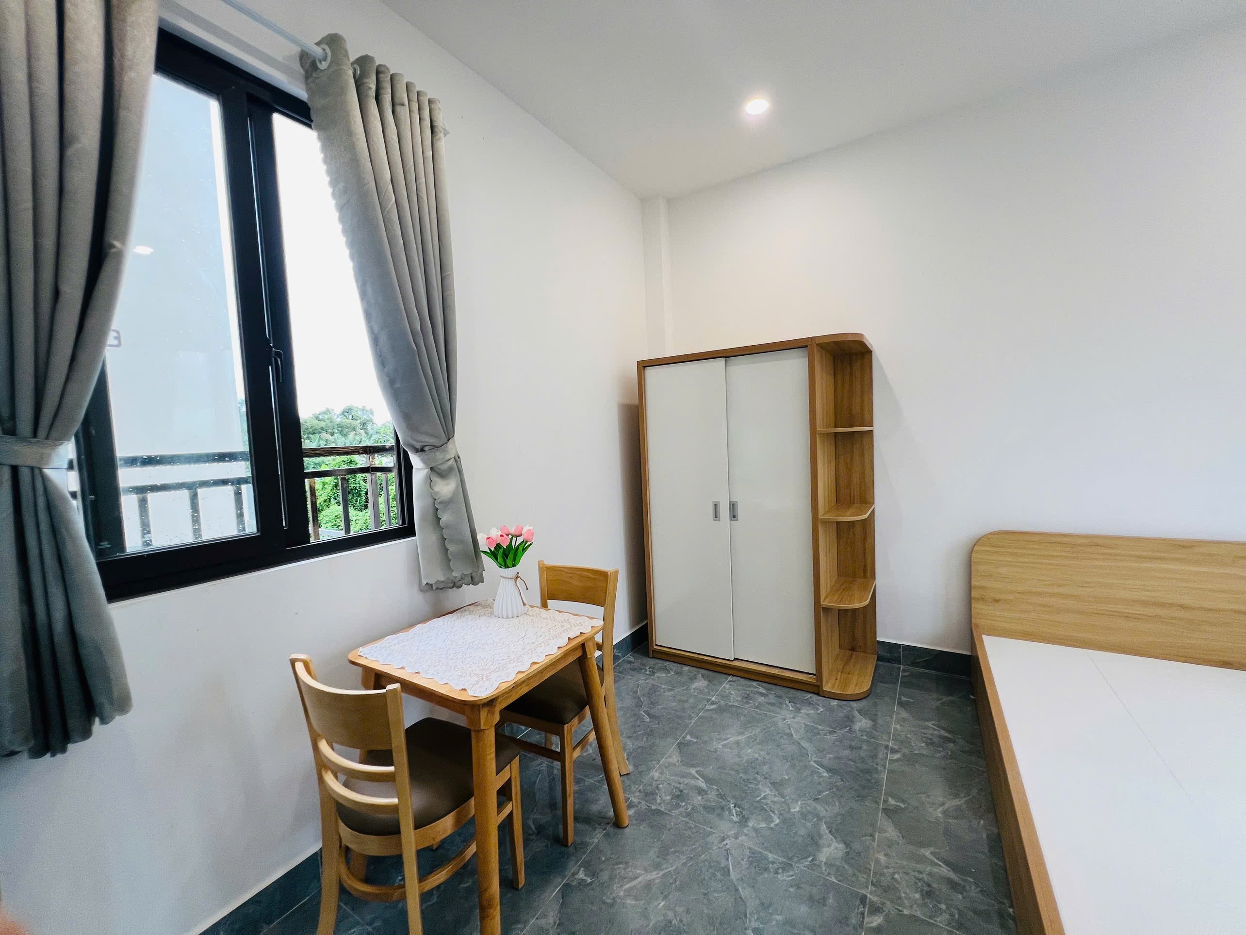 CHO THUÊ CĂN HỘ DỊCH VỤ MỚI 100% – PHÚ HỮU, QUẬN 9