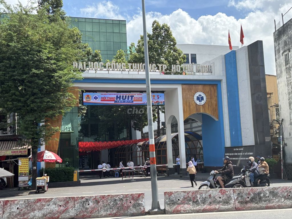 CHO THUÊ NHÀ MẶT TIỀN ĐỐI DIỆN ĐẠI HỌC CÔNG THƯƠNG – VỊ TRÍ KINH DOANH ĐẮC ĐỊA