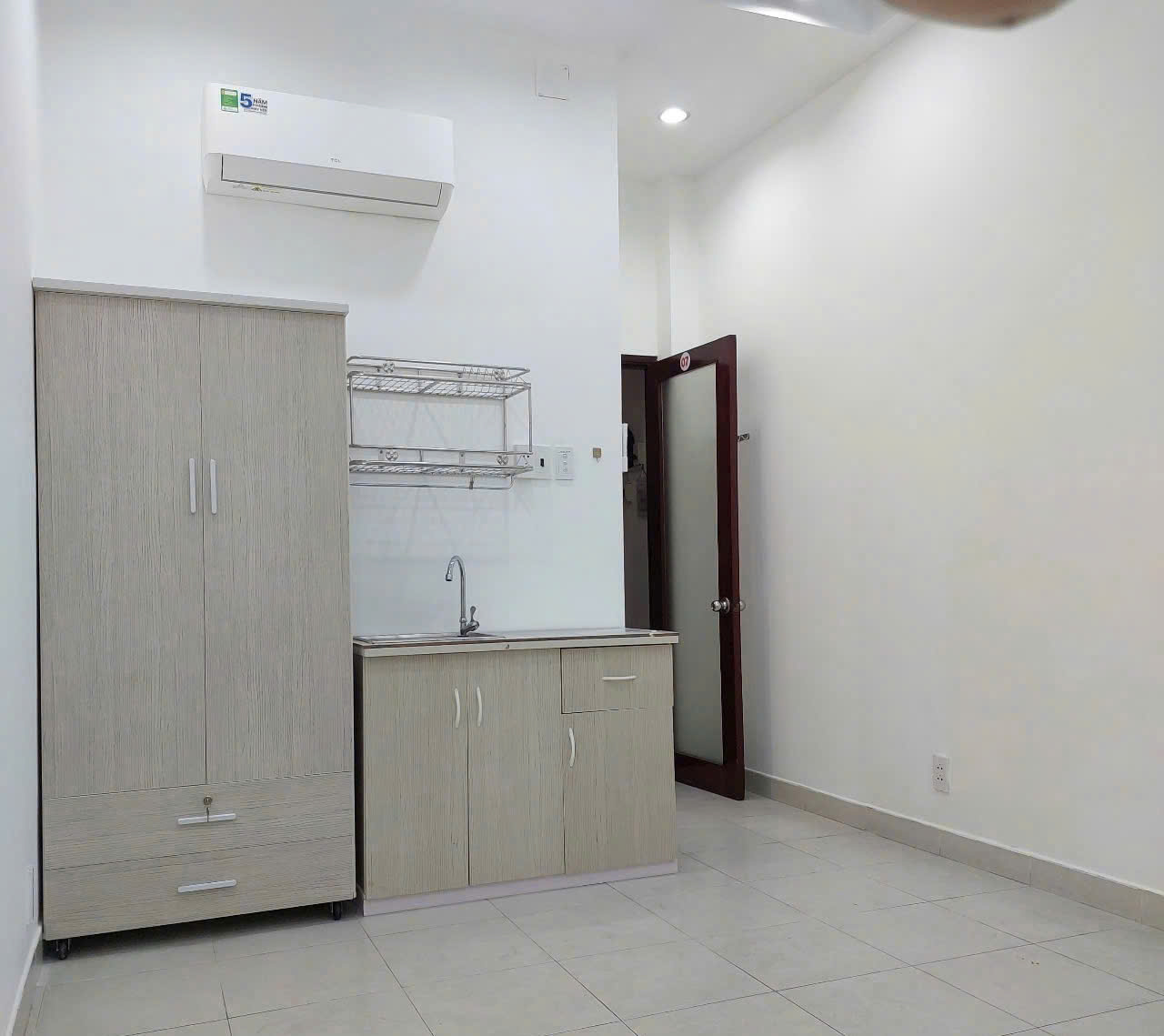 PASS PHÒNG FULL NỘI THẤT – GIÁ TỐT KHU VỰC HỒ VĂN HUÊ