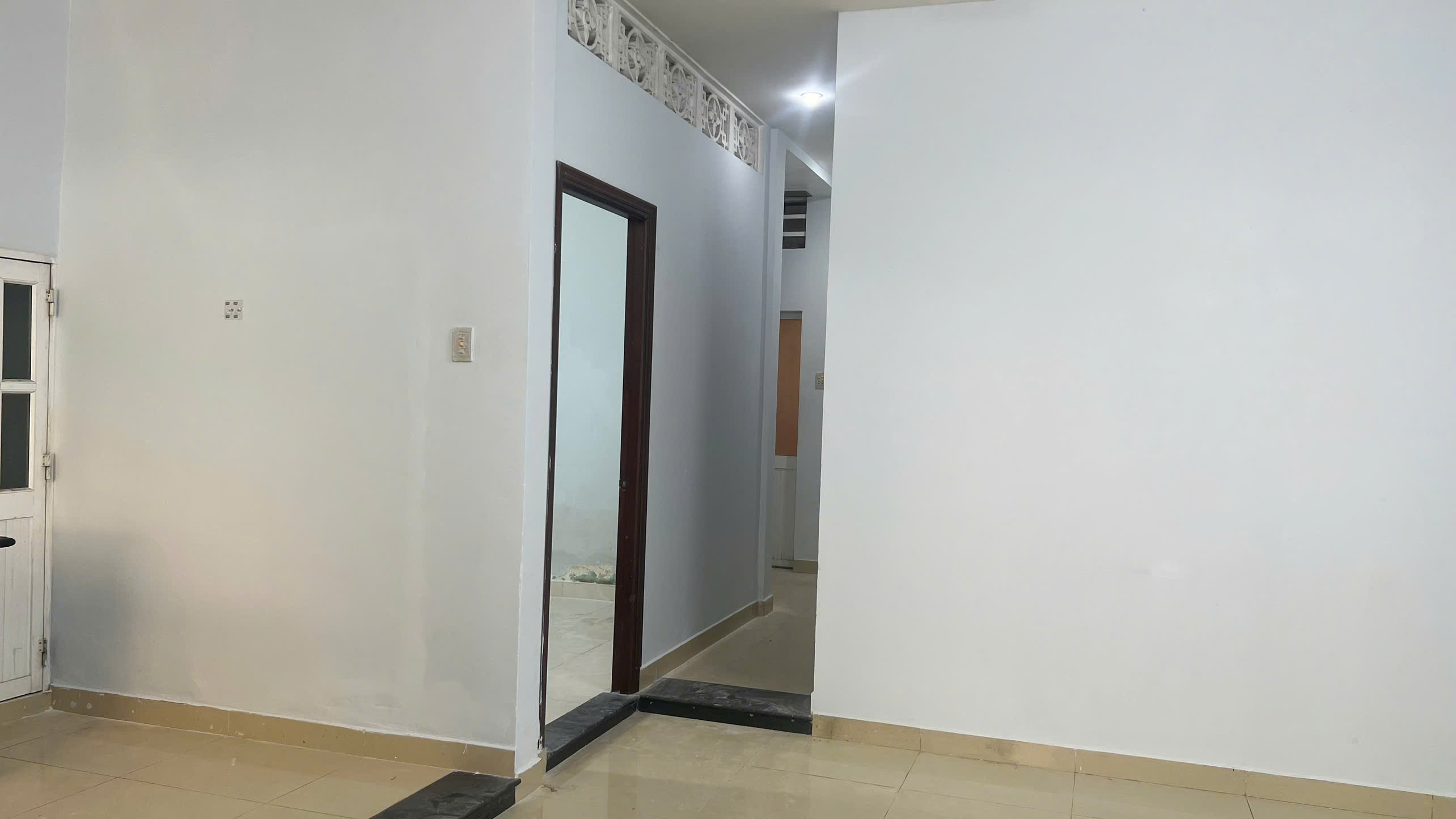Cho thuê tầng trệt biệt thự 100m2 tại số 304A Bạch Đằng, Phường 14, Quận Bình Thạnh, TP HCM
