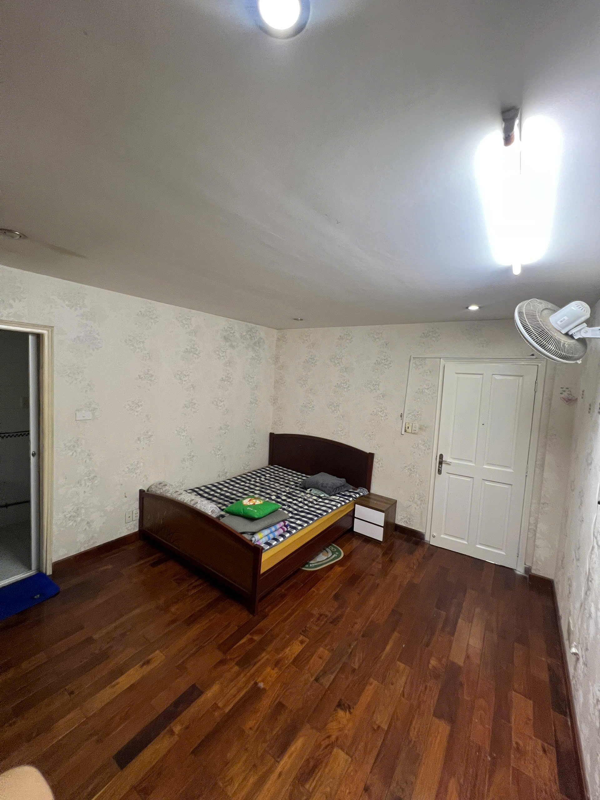 Cho thuê phòng trọ 35m² tại biệt thự Hồng Long – Tân Bình