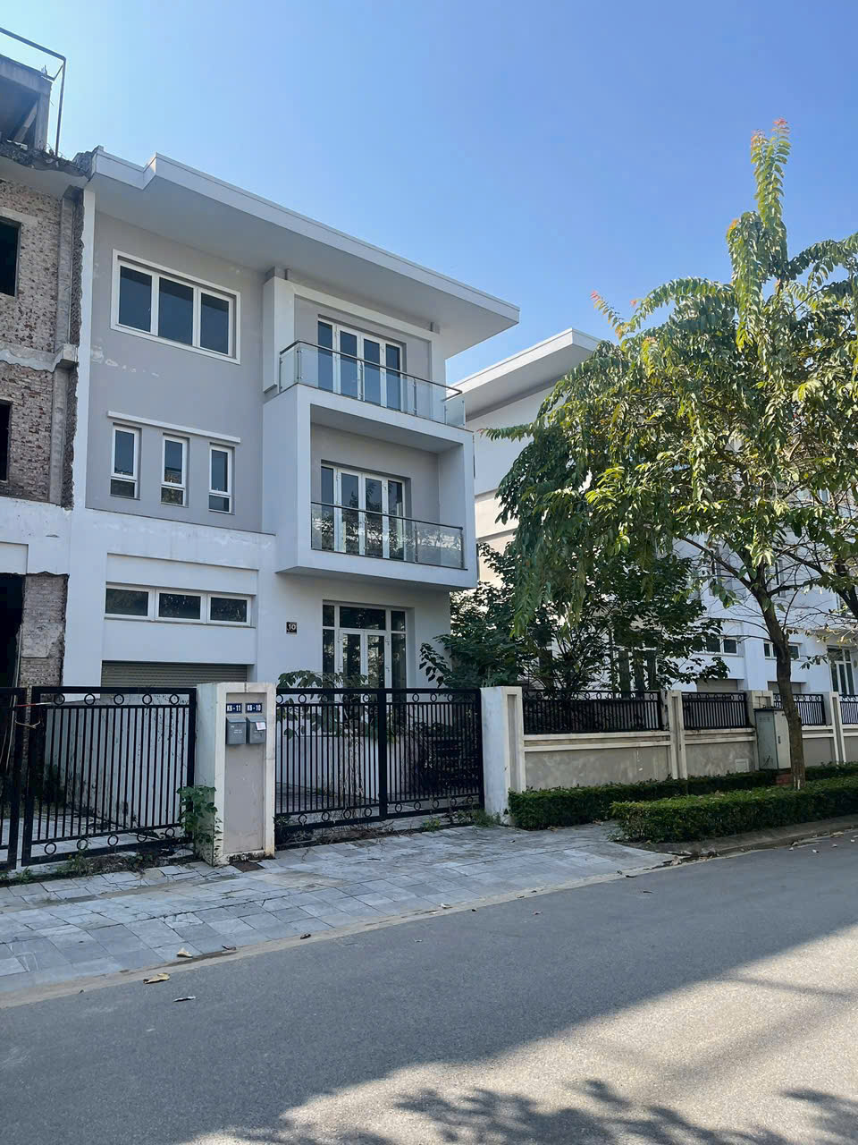 Bán gấp biệt thự siêu vip K6 vị trí siêu đẹp tại đô thị Ciputra Nam Thăng Long, Hà Nội.