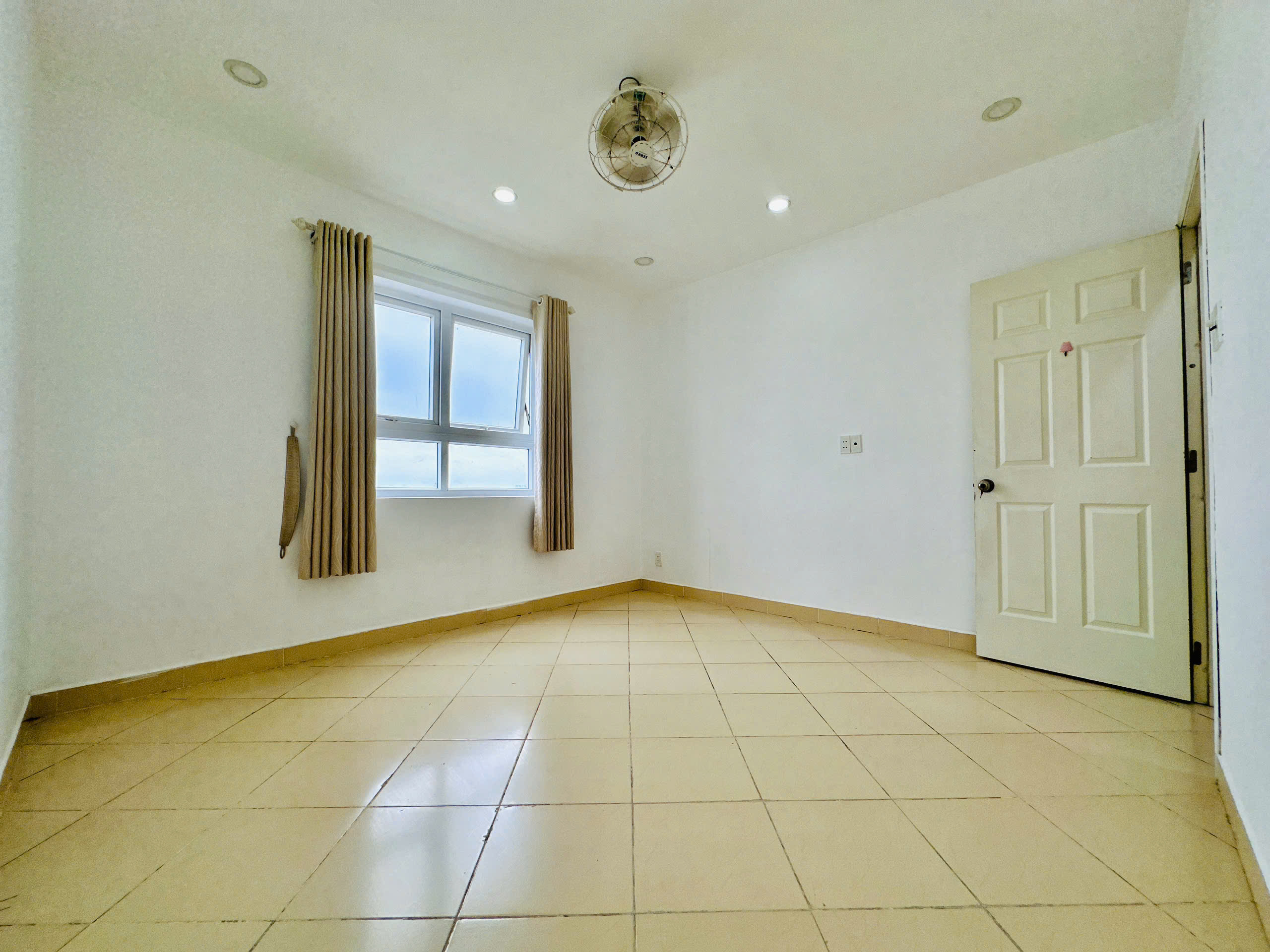 CHO THUÊ CĂN HỘ 2 PHÒNG NGỦ – 8X ĐẦM SEN, GIÁ HỢP LÝ