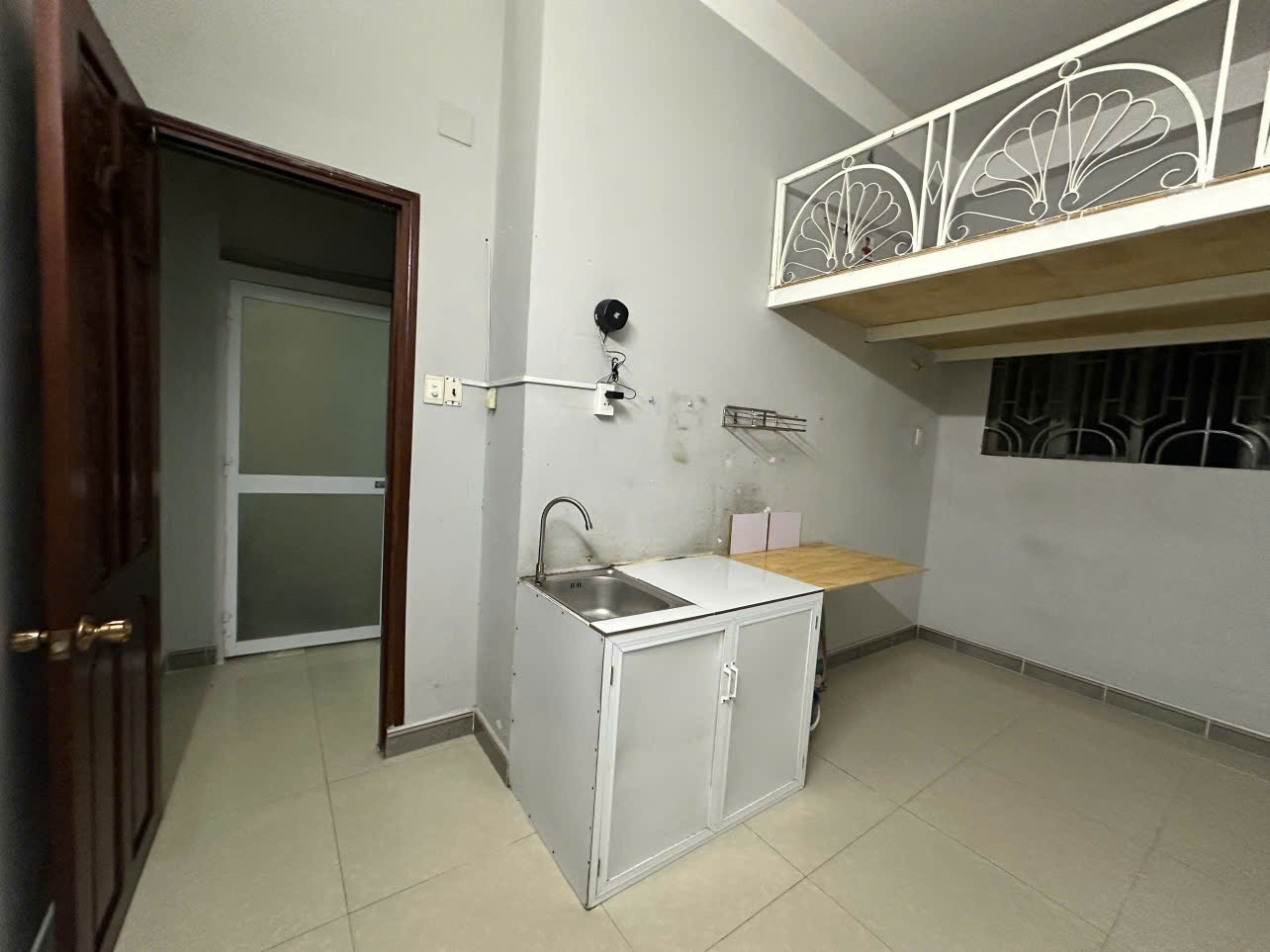 Cho thuê phòng trọ tại Thoại Ngọc Hầu, Tân Phú – Gần Đại học Văn Hiến và siêu thị GO