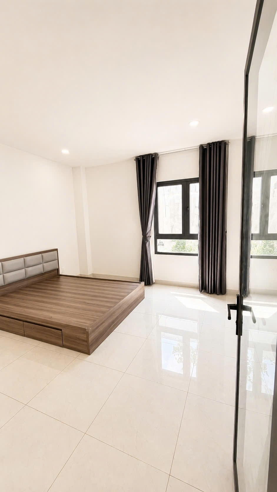Cho Thuê Nhà Nguyên Căn Hẻm Ô Tô – 1 Trệt 3 Lầu – Full Nội Thất Cơ Bản
