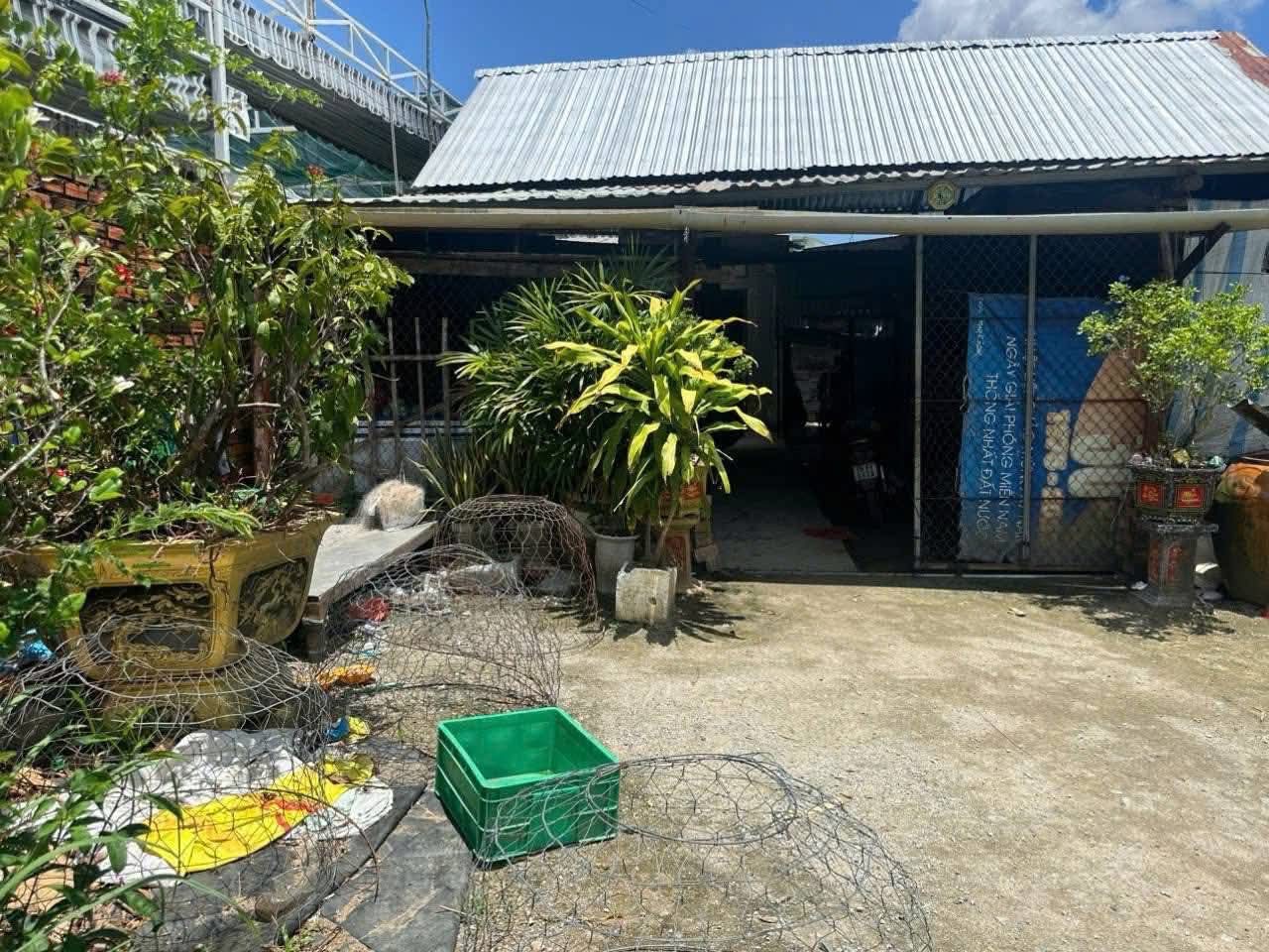 Bán đất 2 mặt tiền, tặng nhà đường Tôn Đức Thắng, Phường 6, TP. Cà Mau