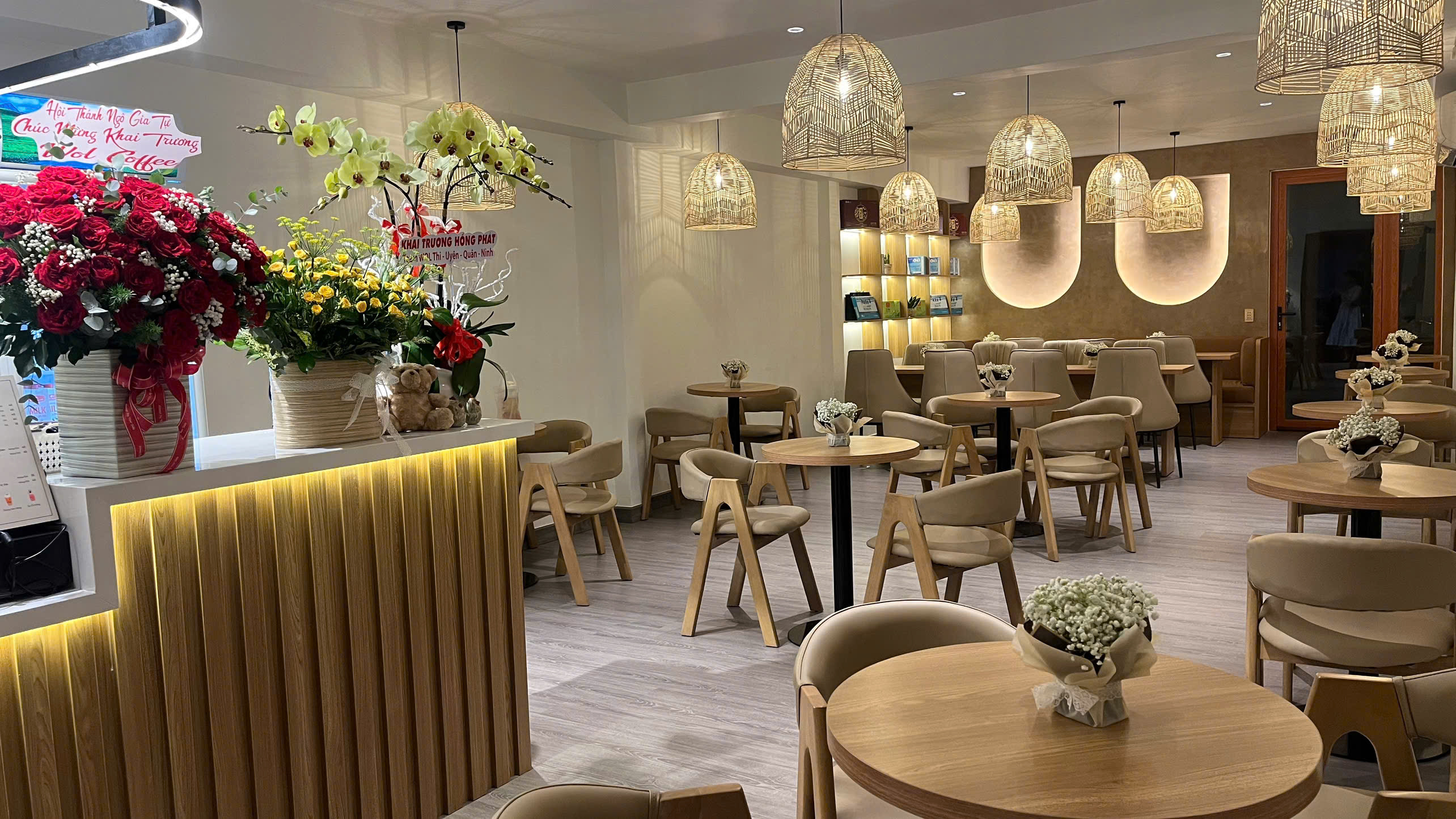 CHÍNH CHỦ CẦN SANG QUÁN - ĐƯỜNG NGUYỄN THỊ THẬP, QUẬN 7