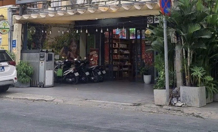 Cho thuê biệt thự, mặt bằng kinh doanh, 2 mặt tiền, gần sân bay Tân Sơn Nhất, giữa khu dân cư, khách sạn, văn phòng,...