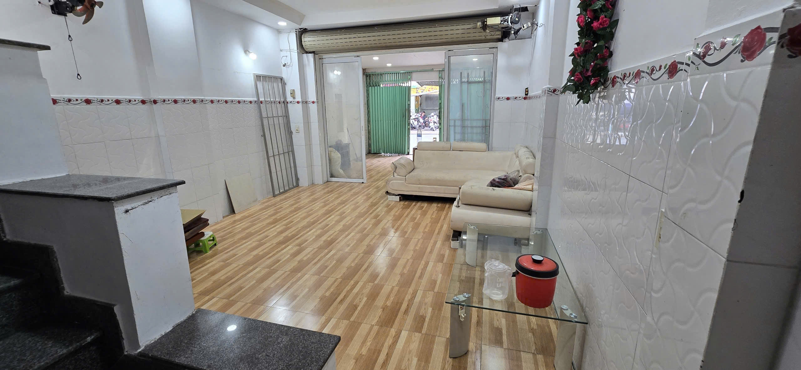 Chính chủ cần cho thuê mặt tiền tầng 1 nhà đẹp giá rẻ tại Phường 4 quận 4 thành phố Hồ Chí Minh thuận tiện kinh doanh buôn bán