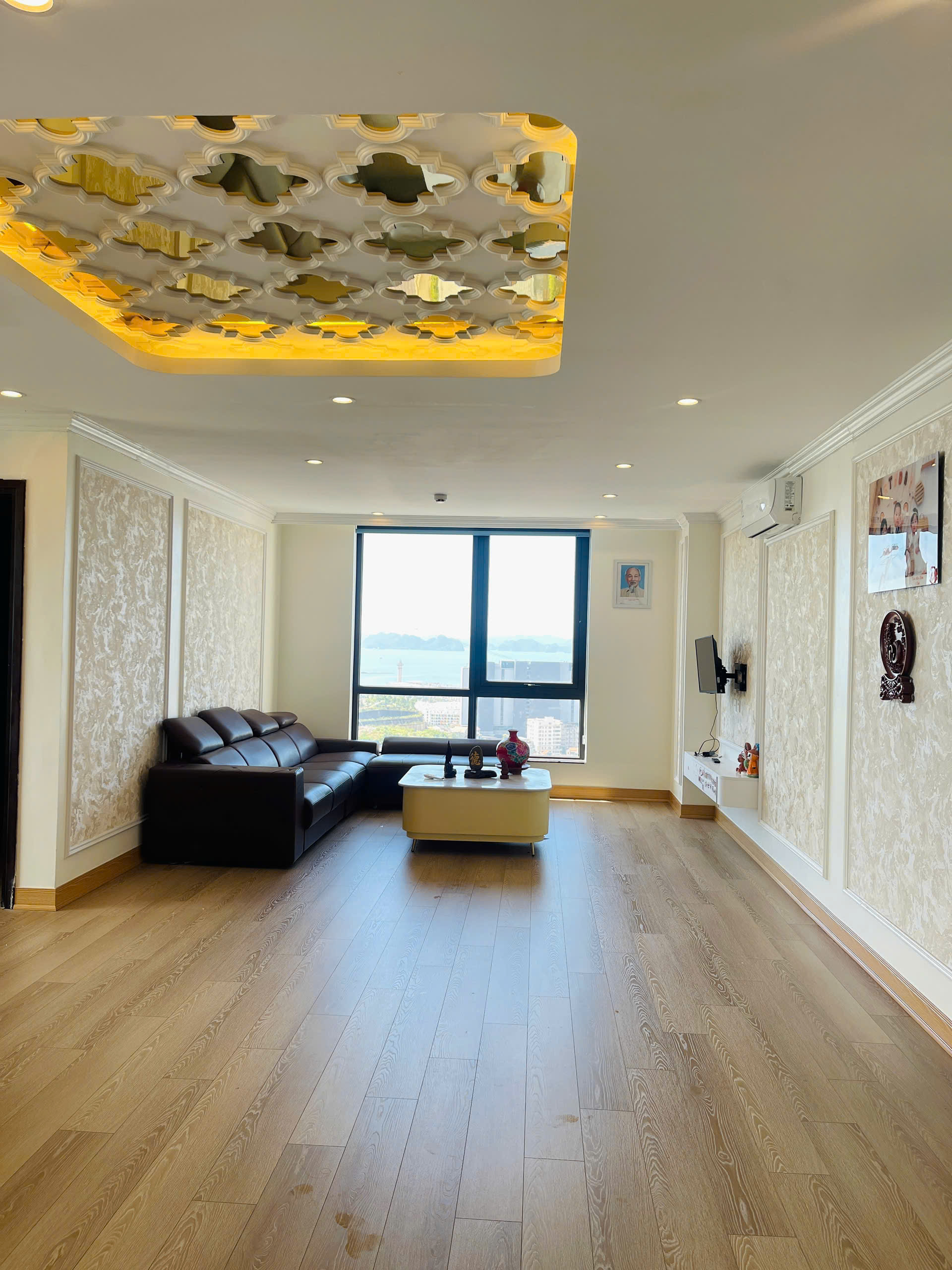 Chính chủ cần bán căn hộ chung cư khách sạn 5 sao trong khu Beverly Hills Đức Dương, Bãi cháy, Hạ Long